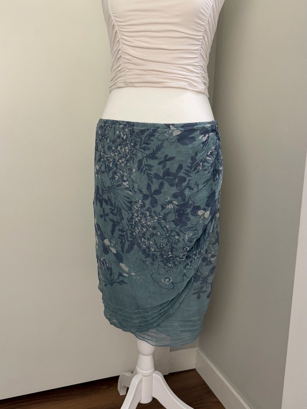100% Silk Max Studio Vintage Special Edition Blue Floral Draped Skirt
